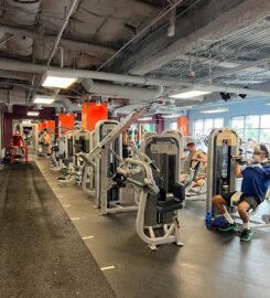 Crunch Fitness – West Hollywood
