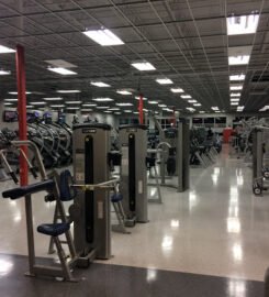Crunch Fitness – Fairmount