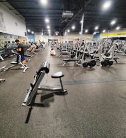 Gold’s Gym Slaughter & South Congress